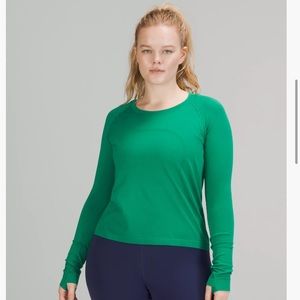 Lululemon Swiftly Long Sleeve Race Length in Emerald Ice Green Size 4